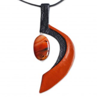 Leather pendant with natural gem